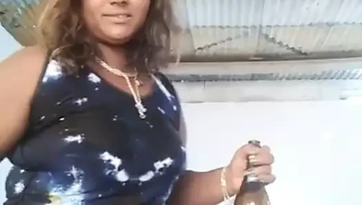 Seksi siyah kız selfie.mp4 yapıyor