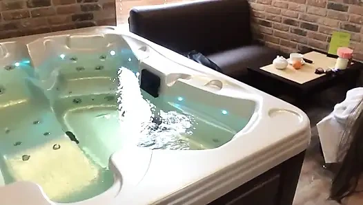 Halka açık saunada çıplak