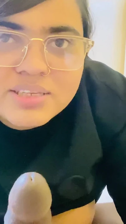 Отправился на тур Coxsbazar и занялся сексом в первый раз.