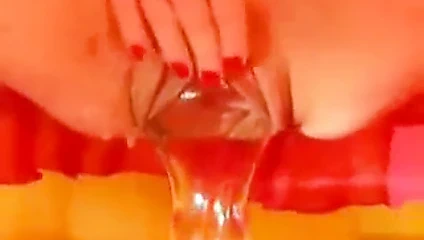 büyük şarap sürahi kedi ekleme