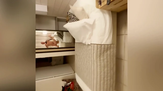 Bir otel odasında komşumla ateşli gece