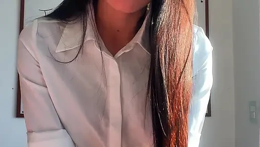 Seksi Sekreter Patronunu Mutlu Etmeye Çalışıyor
