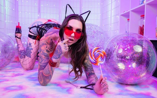 Busty Dövmeli Rocky Emerson ile POV Dick Gagging VR Deneyimi