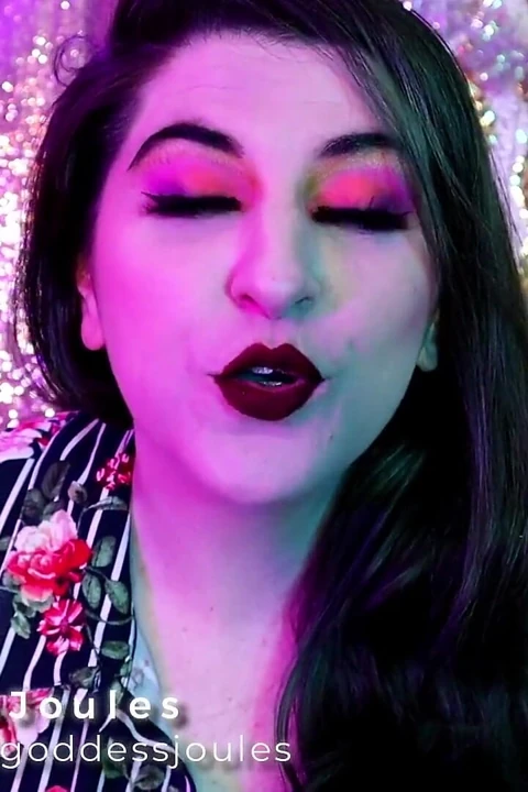 Övgüler asmr kişisel ilgi
