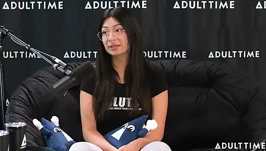 Cami Strella bir kült hayatta kalmak, tiktok şöhreti ve tek eşlilik dışı | Adult Time Podcast