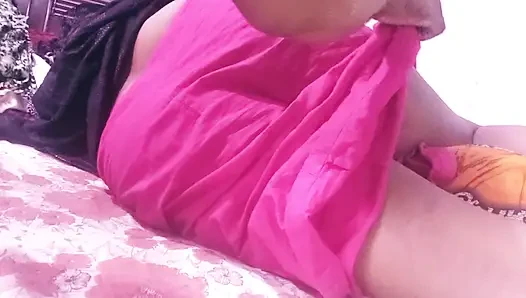 Hintli üvey oğul üvey annesinin götünü sikiyor.