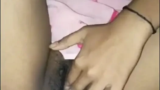 18+ Hintli kız ilk kez orgasam'ı parmaklıyor ve sert seks desi köylü yenge