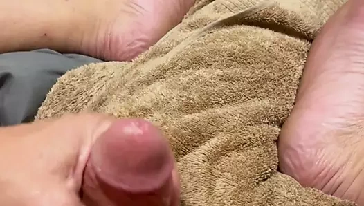 Kendi başıma biraz stres atarken sessiz bir zaman... kameraya boşalmak çok iyi hissettiriyor