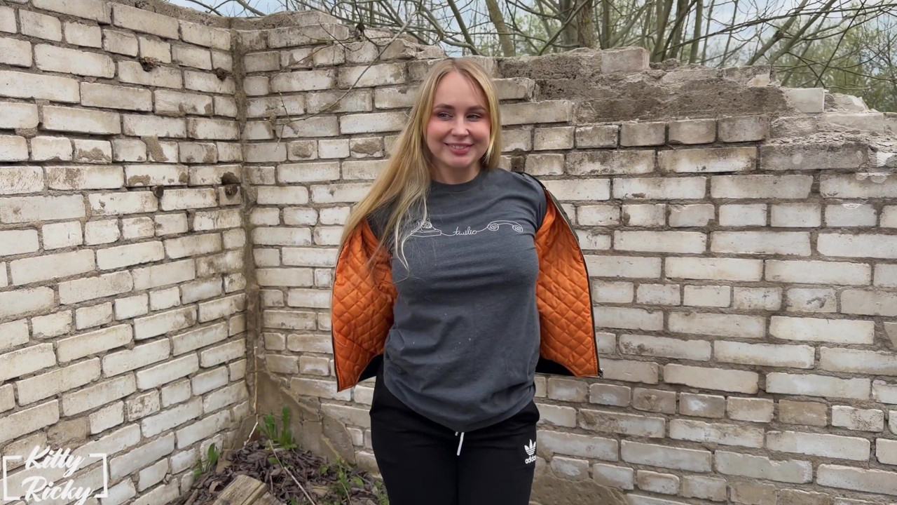 Outdoor Pee and Anal Play Ass to Mouth