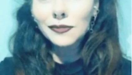 Görüşürüz. mutlu noeller diyor.