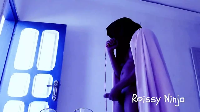 Karaoke yaparken mastürbasyon yapıyorum