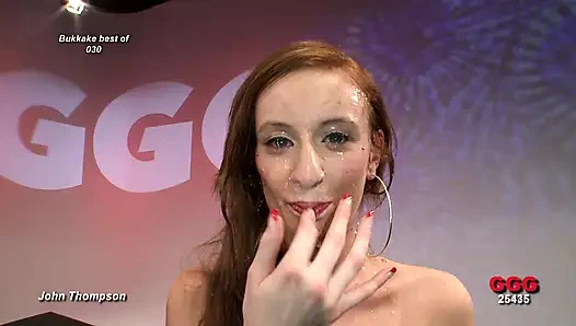 Ggg - Sarışın Bukkake Sürtük Büyük Dölleri Emiyor Ve Yutuyor