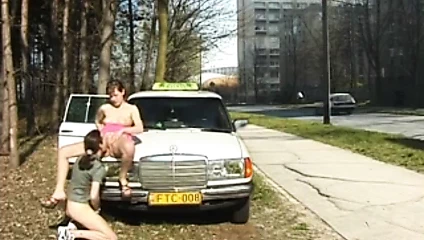 Taksi sikme üzerinde sokak