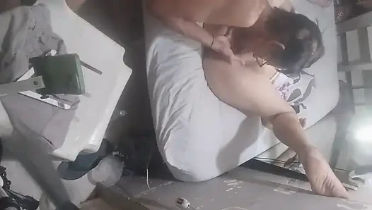 Amcık yerken her şey hazır ve yapılır endişeli