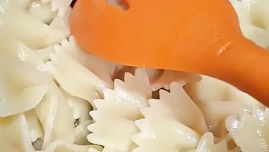 Büyük memeli yemek pişirelim bölüm 1