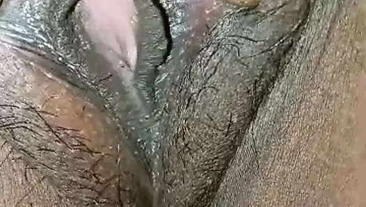 Mere chud ko hat se touch kar raha hai