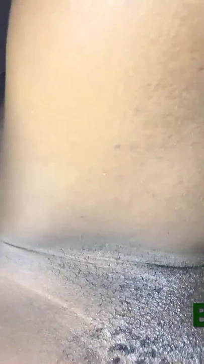 Эпический момент из "Горничная соблазнила своего босса и трахнула на столе номера"