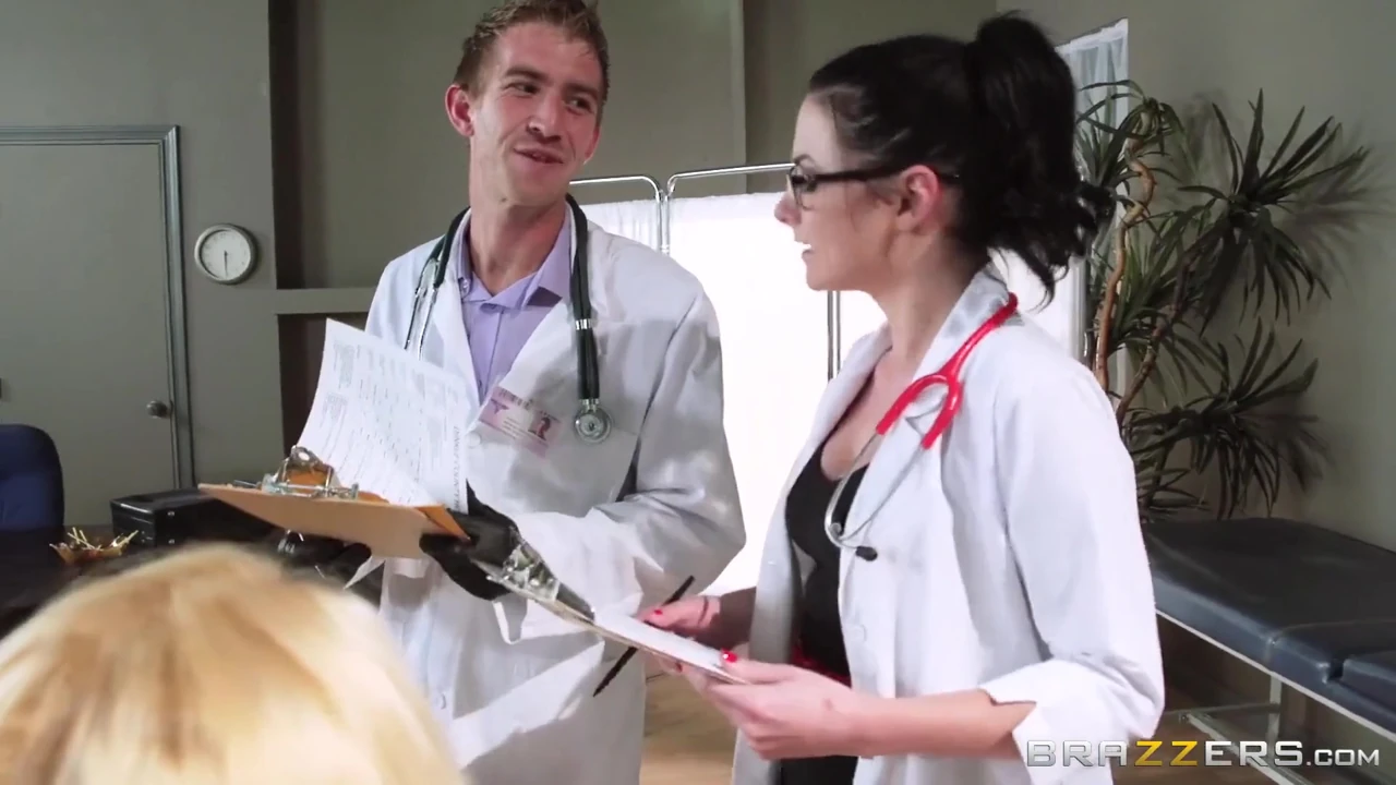 Doctors Adventures – Aaliyah Love & Veruca Trade a Routine Medical Exam for an Epic 3some Session