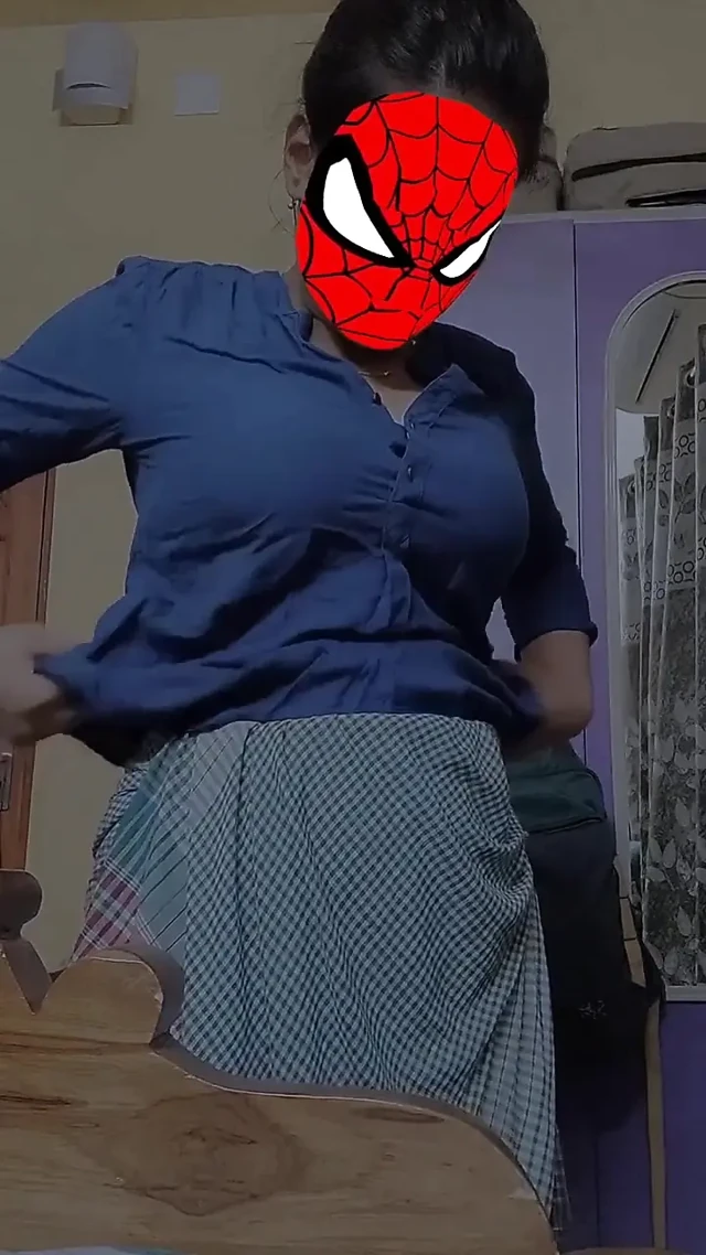 Seksi göğüslerim