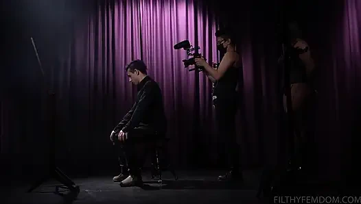 Bad Kitty ve tatlı bayan fahişe Mia Little, Corbin Dallas