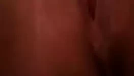 Lei si masturba .... ha voglia di cazzo