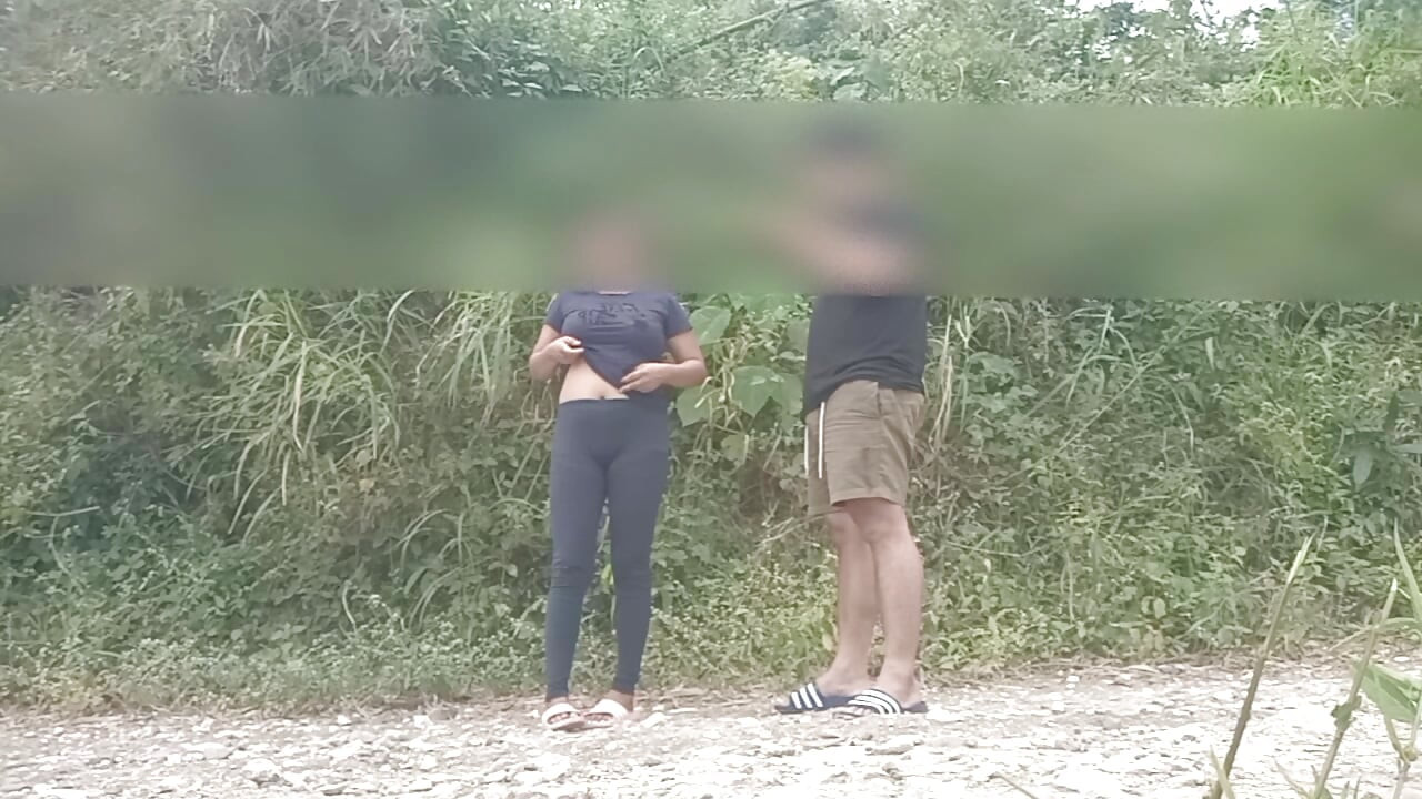 Azgın filipino çift seslendirme + konuşma ile halka açık yerlerde sikikleri