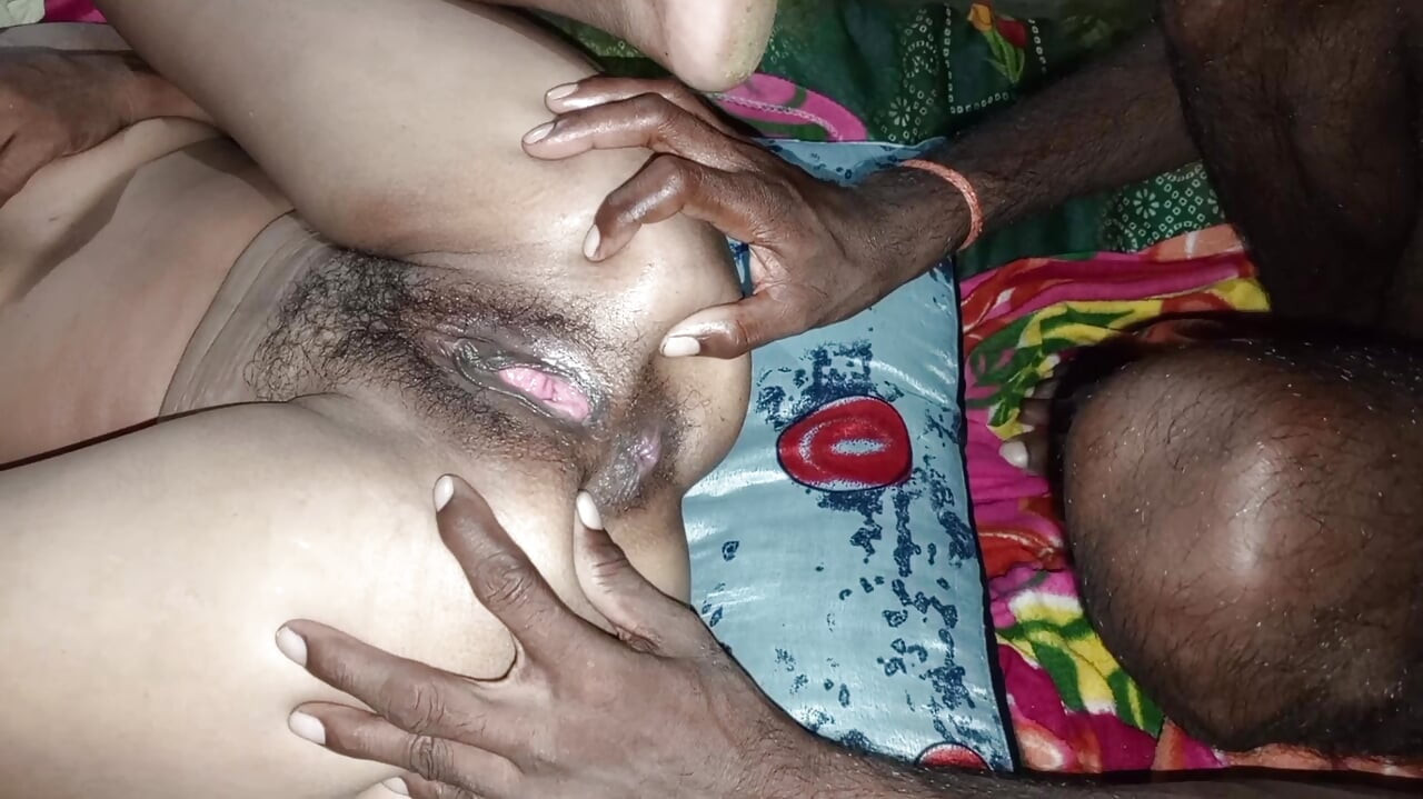 Evli kadının götüne ilk kez tekme atıyor anal sesli seks videosu