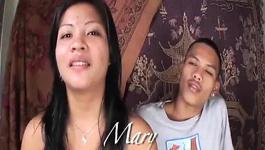 Büyük götlü Asyalı amını siktiriyor