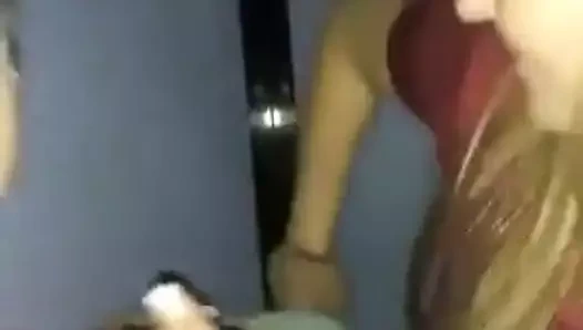 Onun tadını seviyor