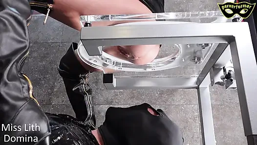 Dört komple döl tamamen yutuyor