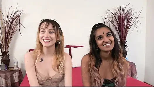 Çaresiz amatör ateşli hatunlar Scarlett Misty Lana ve Kama Sutra sıkı amcıklarını büyük sert yaraklarla sert siktiriyor