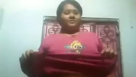 Desi boudi büyük göğüsler gösteri