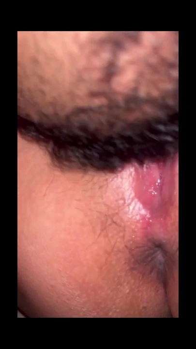 Волнующий момент из "Индийская девственная учительница наслаждается поеданием киски со студентом После колледжа тугая киска розовая киска громко"