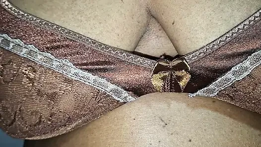 Горячая индийская бхабхи пригласила тебя поиграть с ней