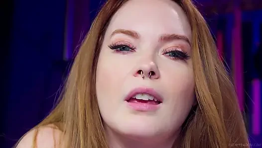 Kızıl saçlı Summer Hart makine dildo amcığını sikerken çılgınca konuşuyor