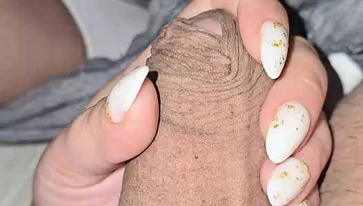 Dul üvey anne kocasının cenazesi sonrası üvey oğlunun yarağını sıvazlıyor