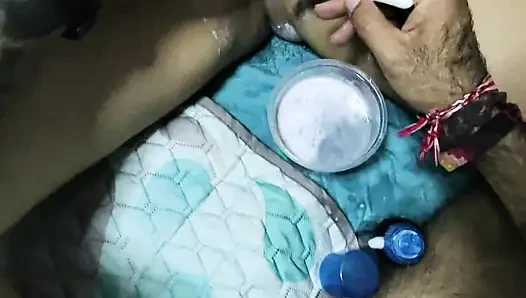 Riva'nın vajinasını ağdayla sikiyorum
