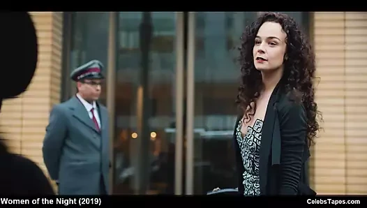 Daphne wellens ve karina çıplak ve seks filmi sahnelerini yakıyor