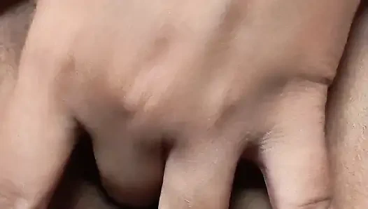 Desi girl pussy fringering videos