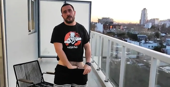 Zor olduğunda yarağıma dokunmayı gerçekten seviyor