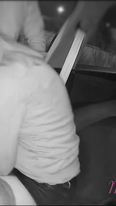 Karımı halka açık otoparkta dogging ve gece görüş kamerasında bir yabancıyı mastürbasyon yapmak - misscreamy | Klip 2