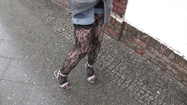 Evli kadınlar arasında sert sikiş