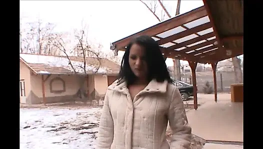 Onu yaraklarla doldurmak için yapılmış bir göt