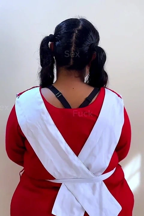 Arap ateşli üniversiteli kız seks için yabancı adamla otele gidiyor