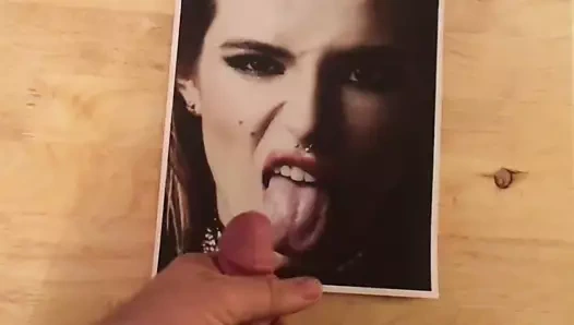 Bella thorne boşalma anısına #2