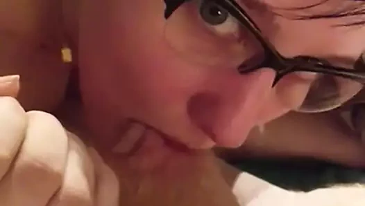 Belçikalı kadın emme