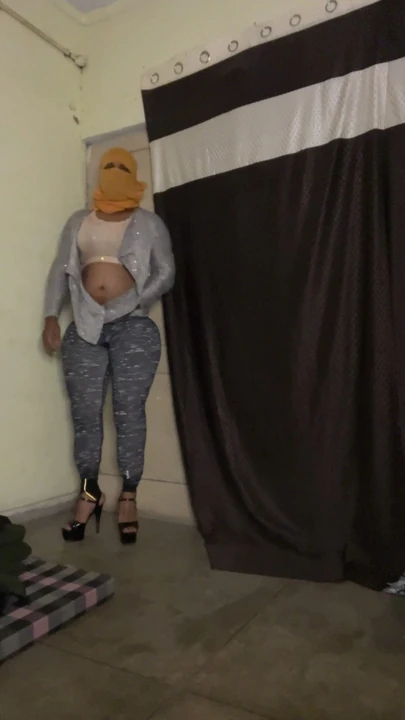 Büyük götlü amcık porno videosu büyük göğüsler sıkı çapraz giyiniyor | Klip 1