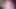 Saten kaygan ve parlak pembe uzun gece elbisesi giyen boşalma