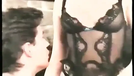 Electric Blue 43: büyük memeli sorun