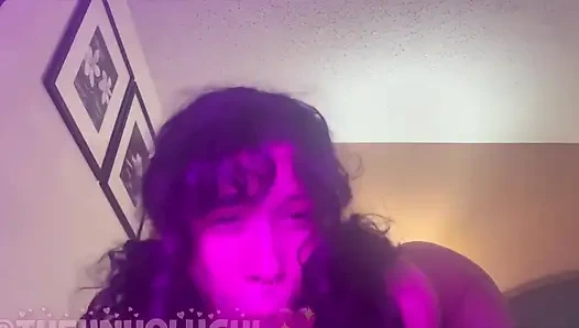 Bir yüze boşalmadan önce pratik yapıyor